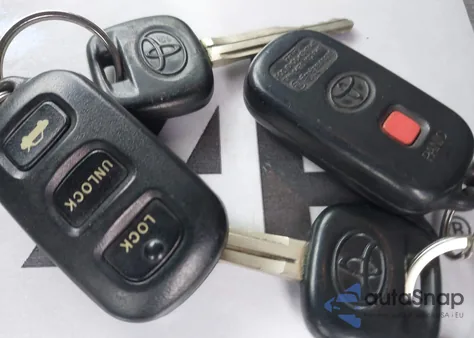 2002 Toyota Camry Le from USA, damaged, VIN 4T1BE32K52U529087